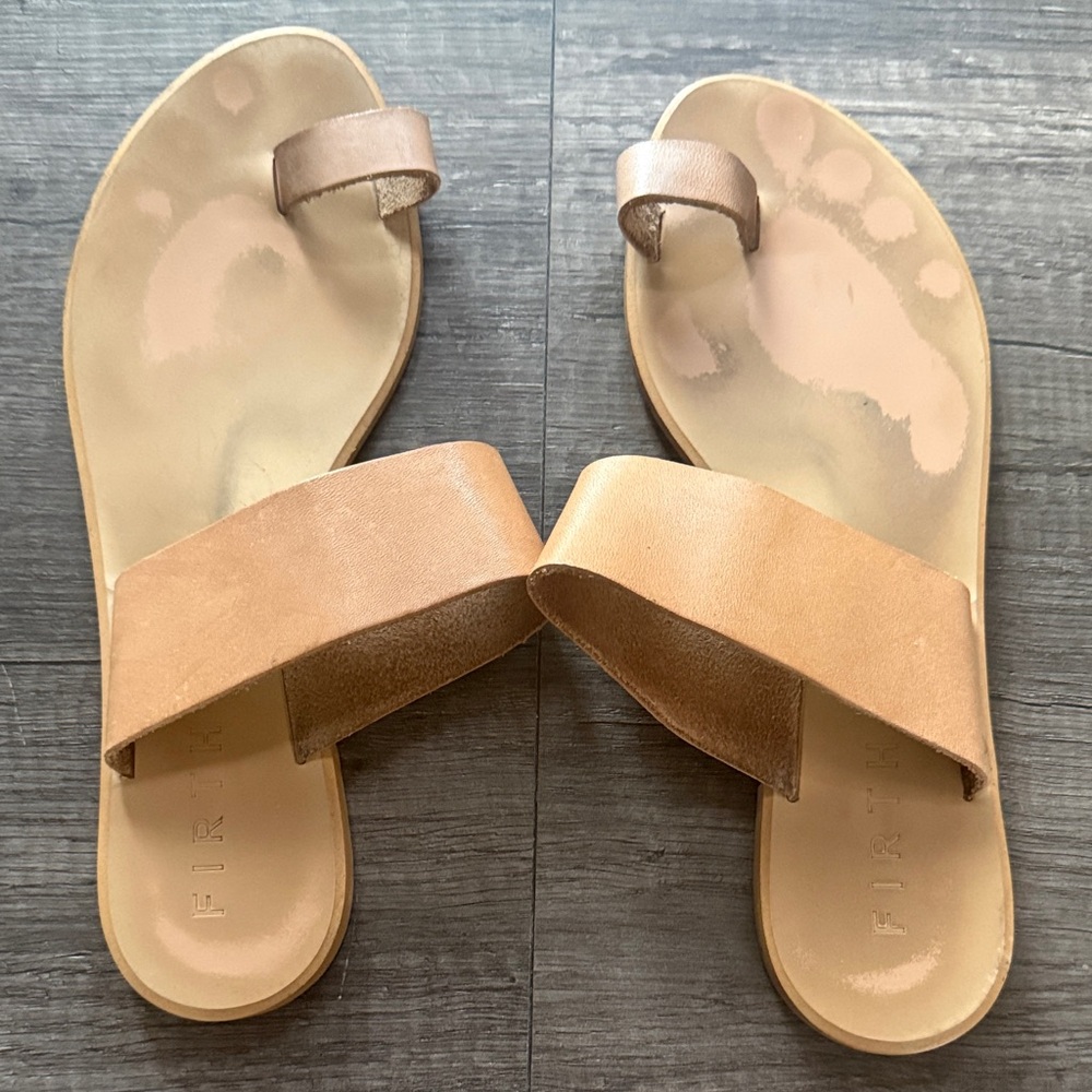 FIRTH Women's Tan Sandals
